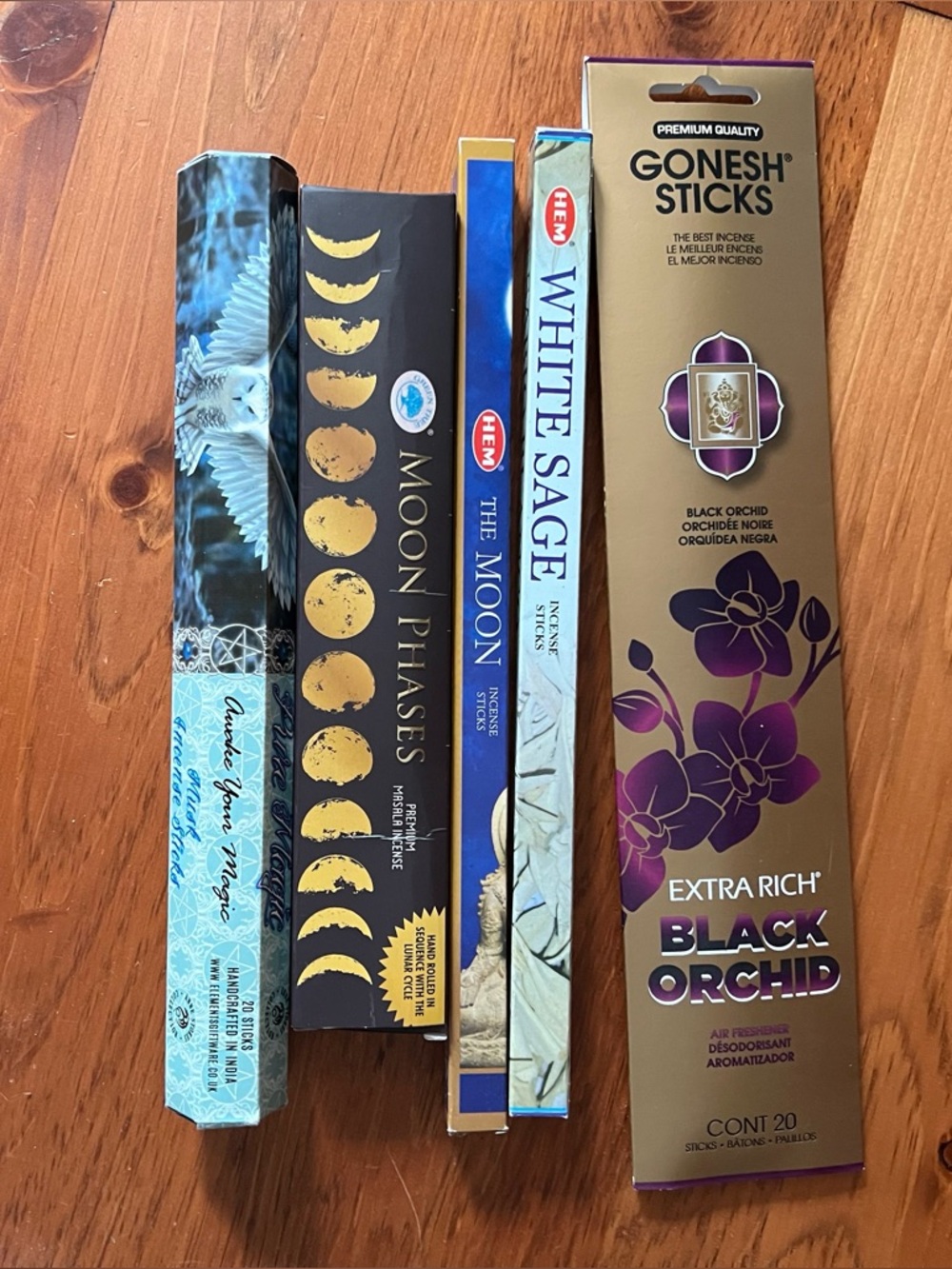 Gonesh Extra Rich Black Orchid Incense Sticks - Gold & Purple